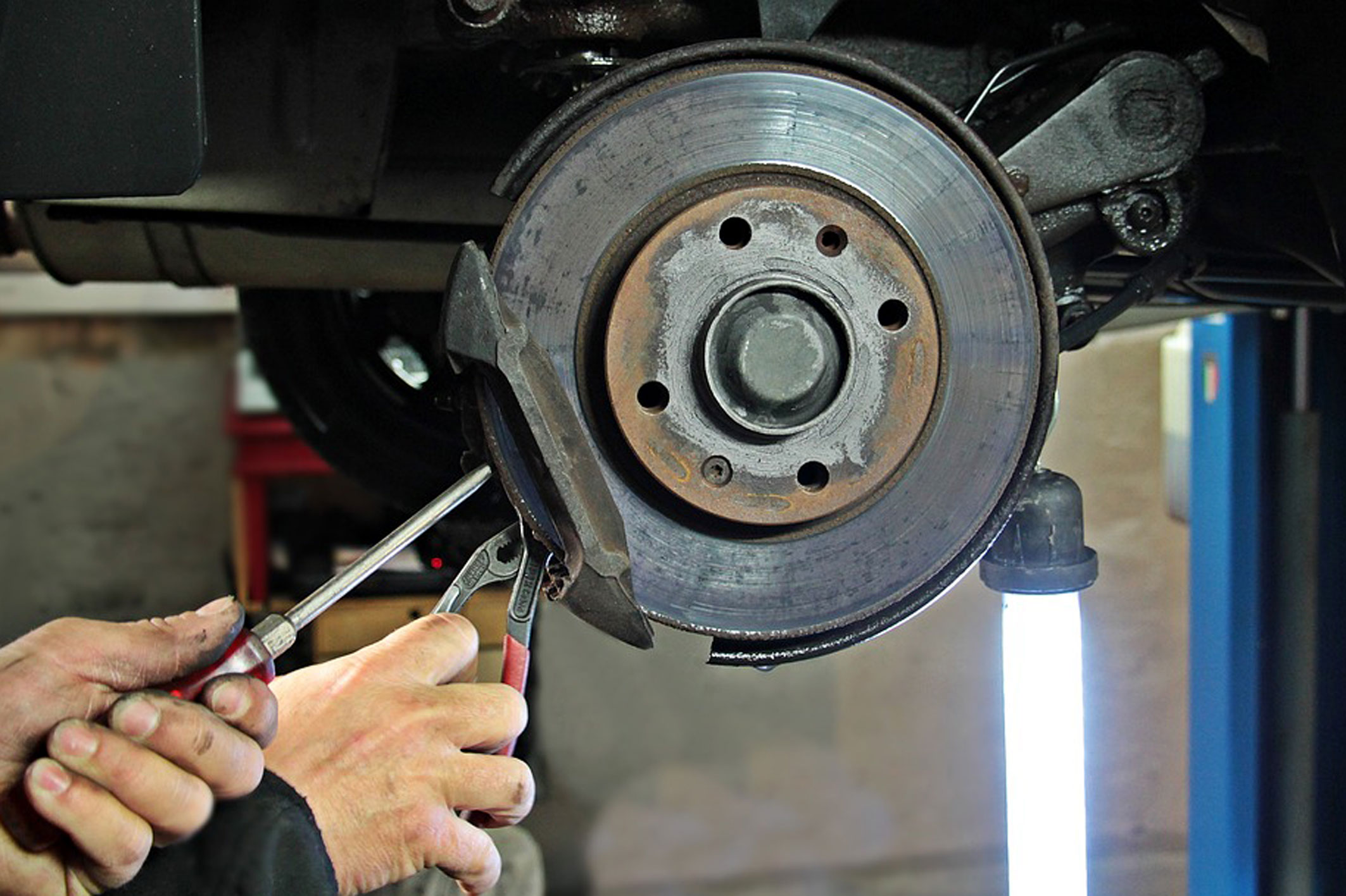 自動車整備工場　☎　0258-24-5601
